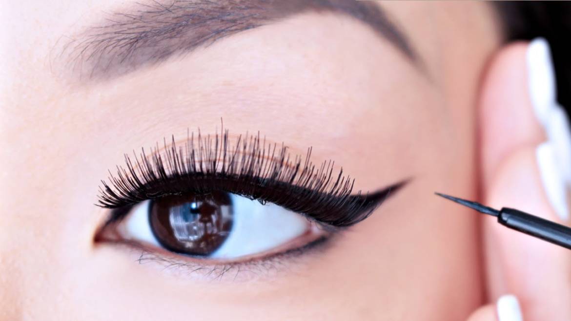 Eyeliner: Χρήσιμες συμβουλές για ένα ιδανικό αποτέλεσμα